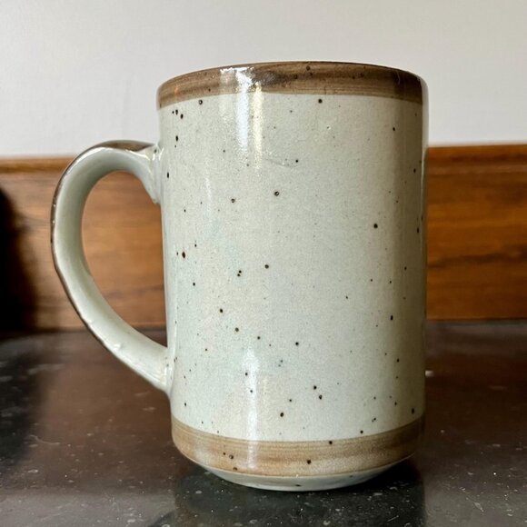Vintage Speckleware Mug with Painted Bird Design Vintage Speckleware Mug with Pa - Picture 4 of 4